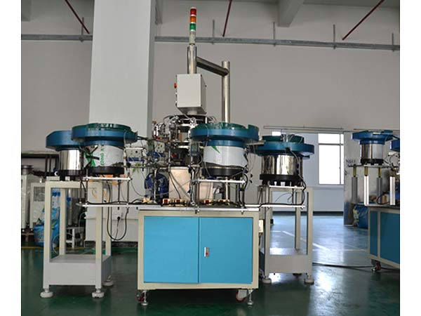 Automatic assembly machine of light tube lamp cap cam