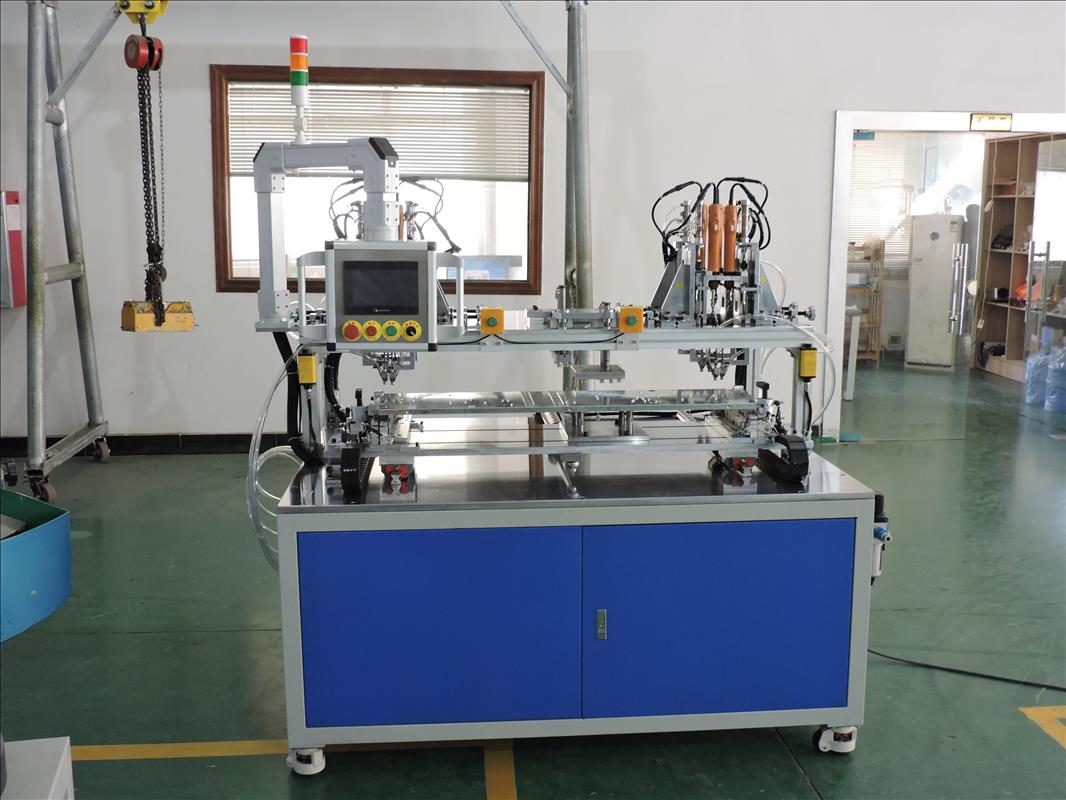 箱體自動(dòng)鎖螺絲機(jī)